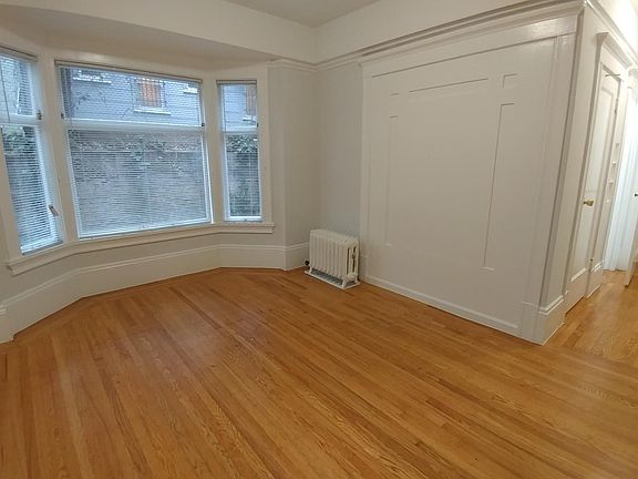 3rd image of 1065 Bush St