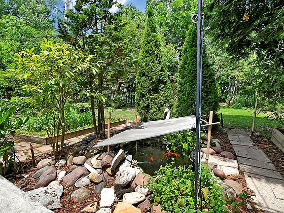 5th image of 7796 Broadwyn Dr