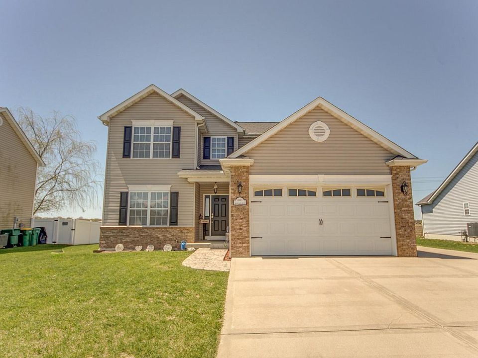 1st image of 801 Moorland Cir