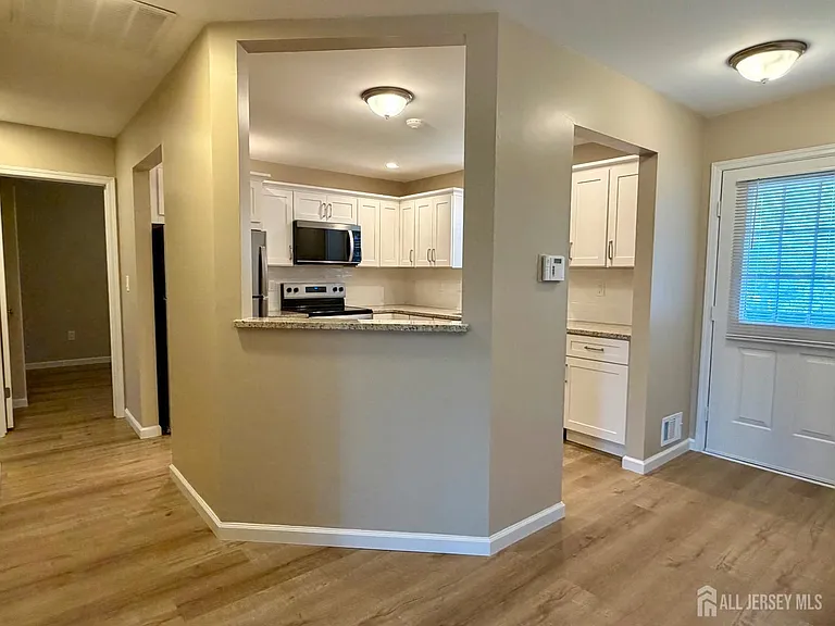 8 Benjamin Franklin Dr #F — Photo 4
