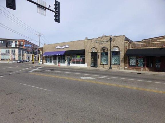 3rd image of 2126 W Broadway Ave