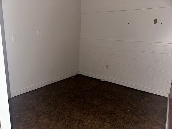 4th image of 612 Meadowbrook Dr