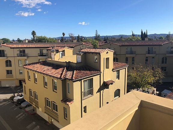 4th image of 23130 Sherman Pl Unit 501