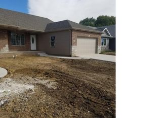 1401 Winston Dr, Springfield, IL 62711