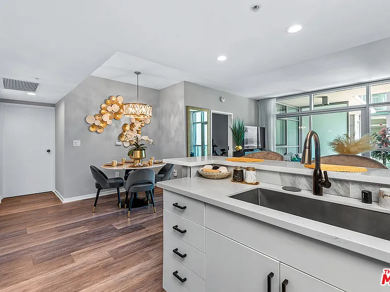 13700 Marina Pointe Dr #627 — Photo 4