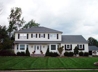 8 Eric Ct, Hillsborough, NJ 08844