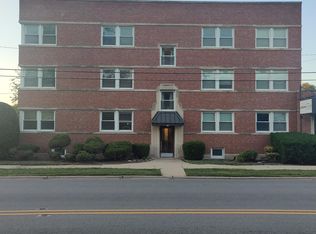 1318 W Touhy Ave #3W, Park Ridge, IL 60068