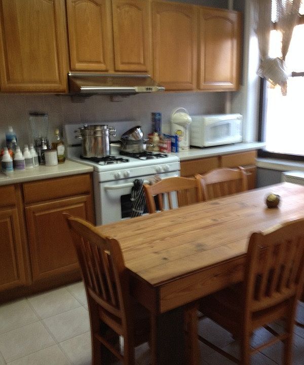 1st image of 2571 23rd St APT 1L