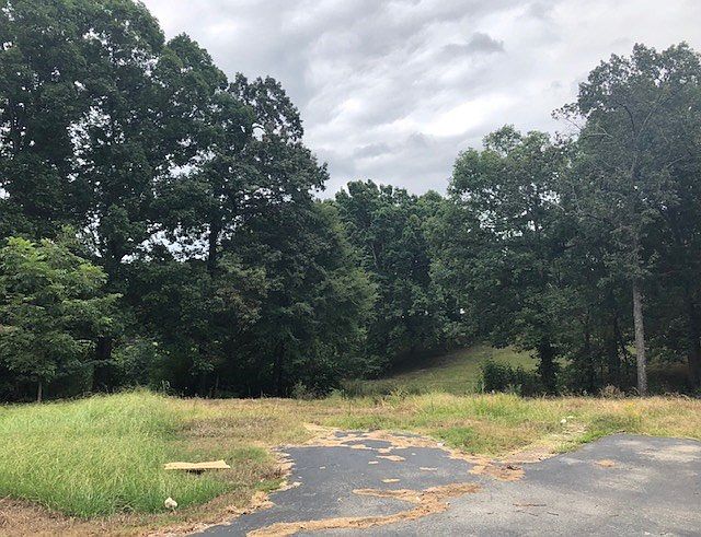 2nd image of 836 Sand Ave