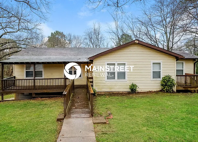 708 Drake Ave — Photo 1