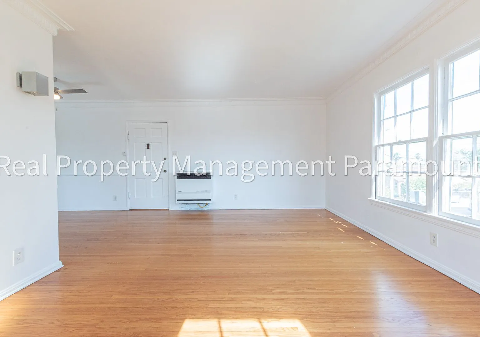 1460 S Orange Grove Ave — Photo 4