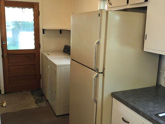 4th image of 1021 Woodbine Ave