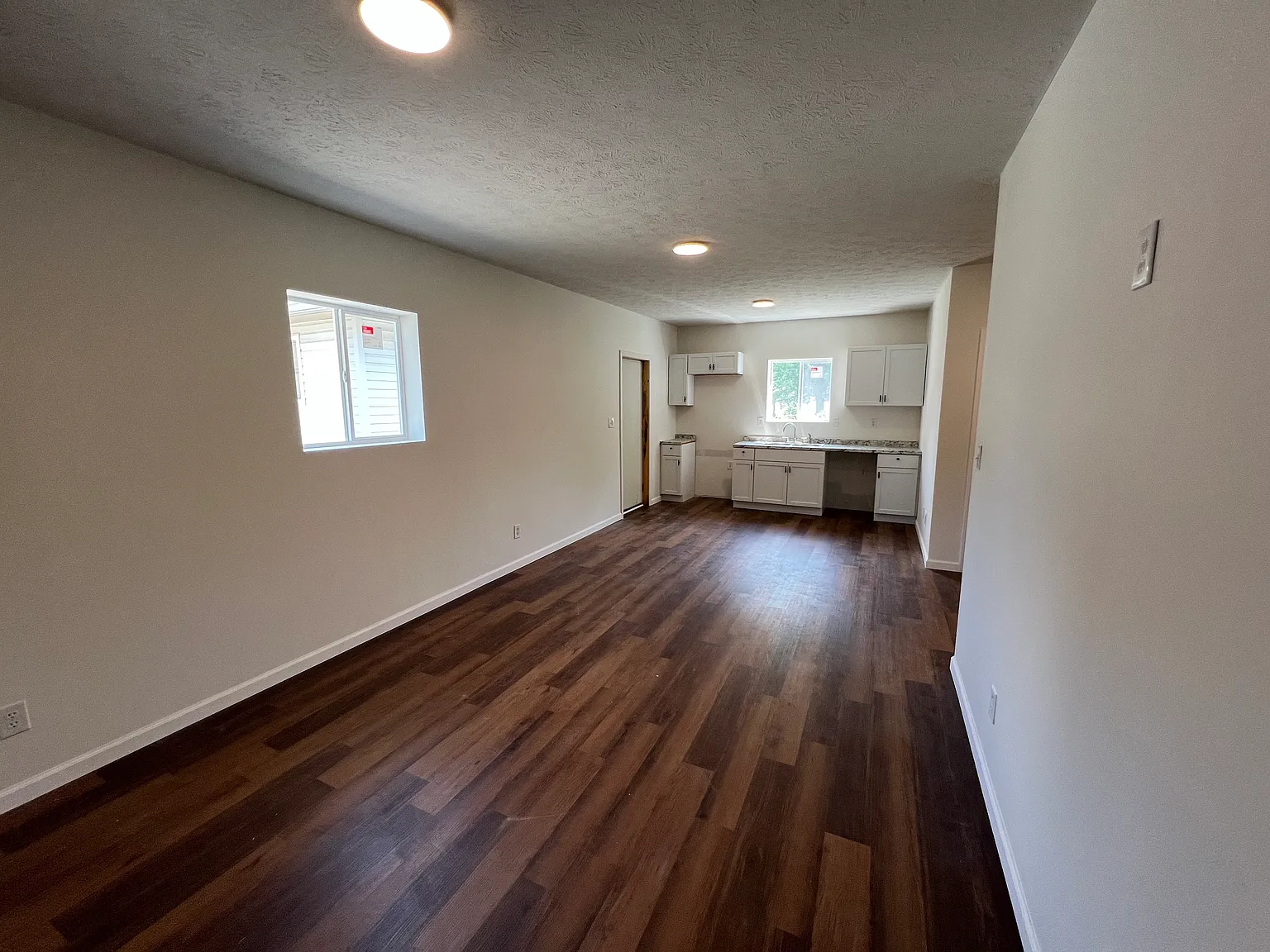 127 Brunswick Dr — Photo 3