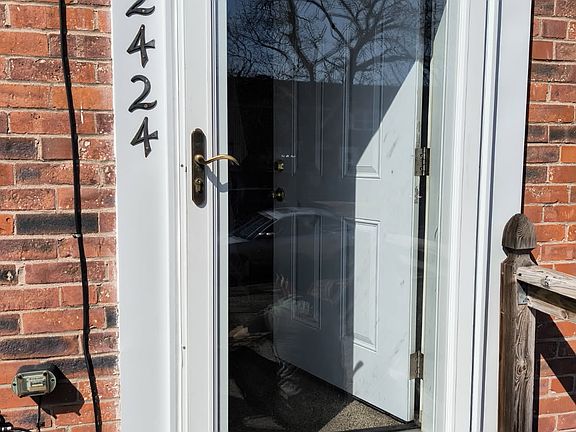 3rd image of 2424 Kensington St