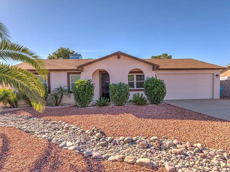 3531 E Acoma Dr — Photo 1