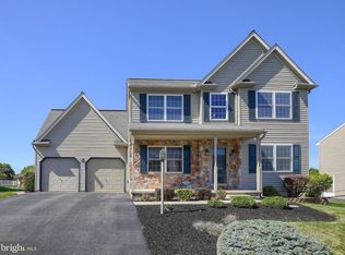 1834 Ashcombe Dr, Dover, PA 17315