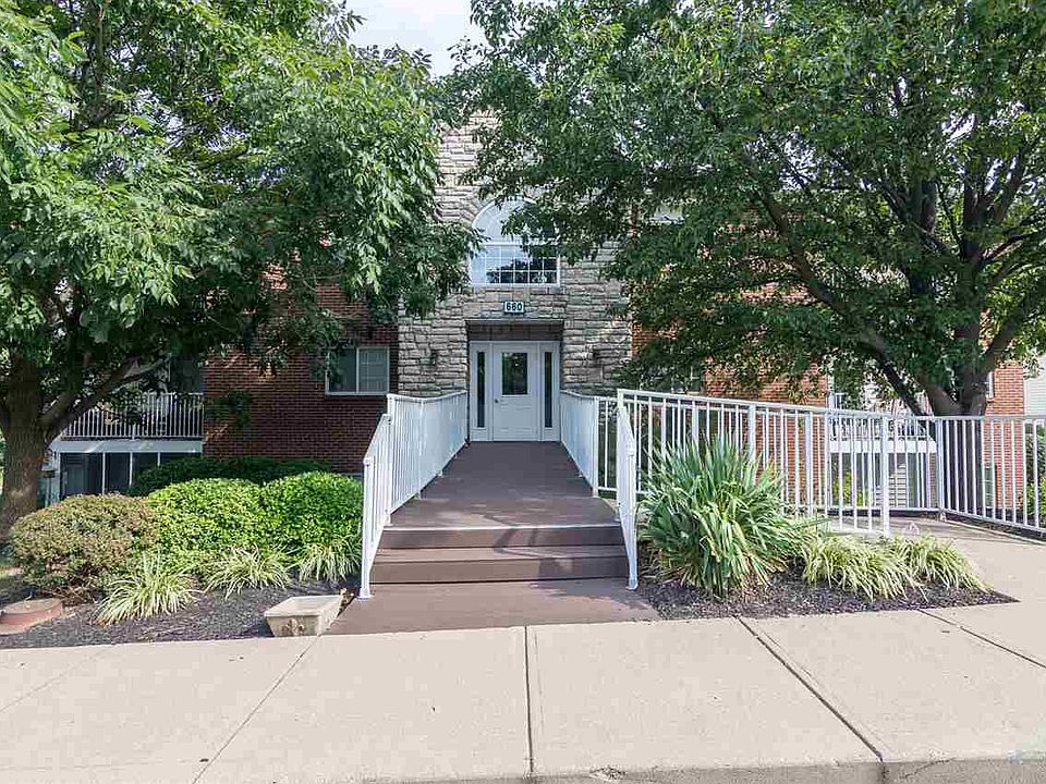 1st image of 660 Friars Ln APT 9