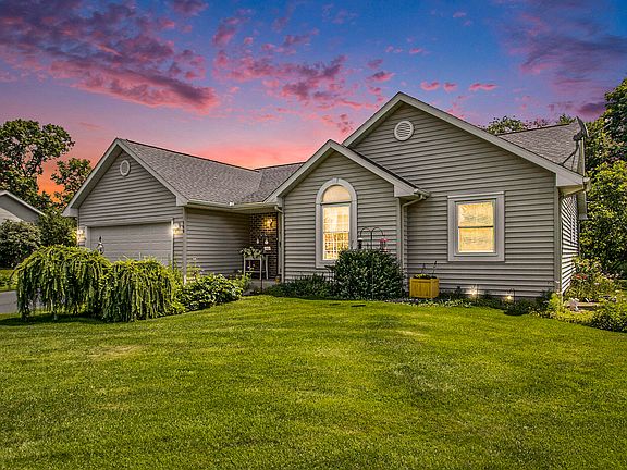 2nd image of 169 Gull Pointe Dr
