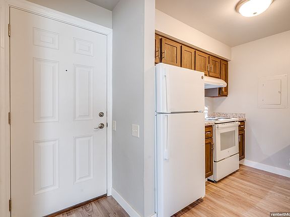 5th image of 200 E Armstrong St #109