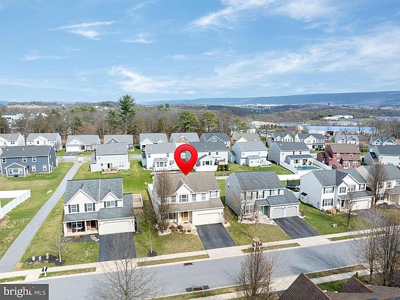 4th image of 152 Farmington Ln