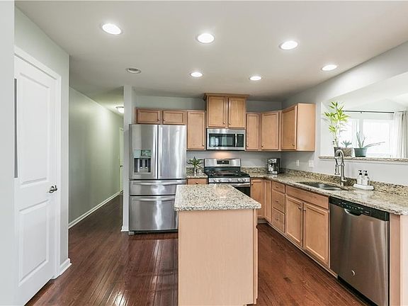 2nd image of 117 Turning Leaf Dr