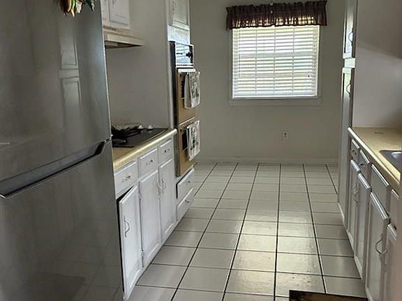 3rd image of 2207 N Friendship Dr