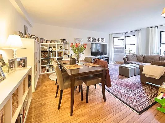2nd image of 135 E 54th St APT 6G