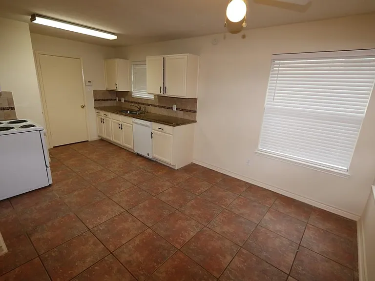 18414 Willow Moss Dr — Photo 4
