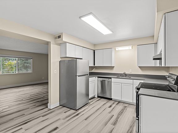 4th image of 220 Newport Way SW #303