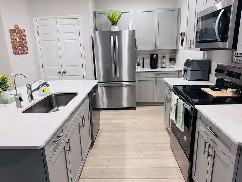 3 bed, 2.5 bath, 1542 sqft, $1,950 — Photo 3