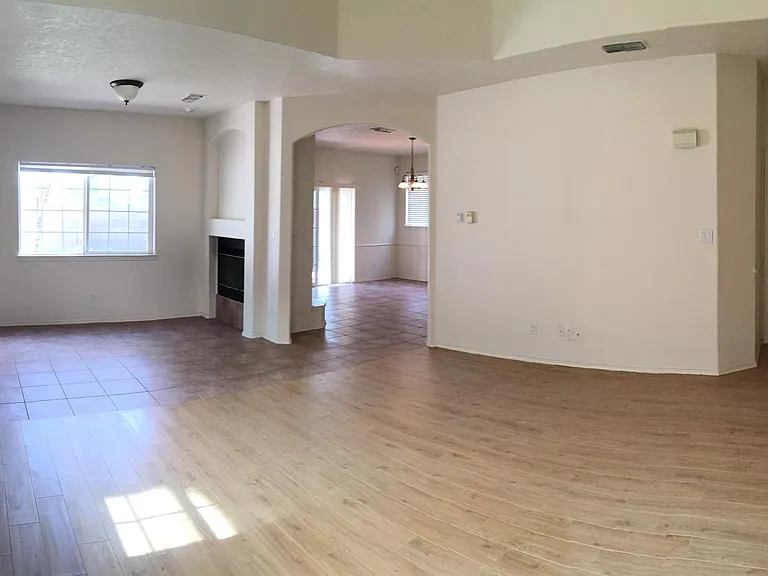 7432 Peregrine Rd NE — Photo 3