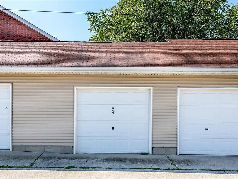 443 N Sarah St — Photo 21