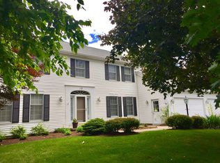 12 Wenham Ln, Pittsford, NY 14534