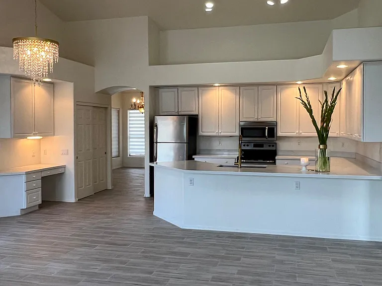 814 W Beechnut Dr — Photo 4