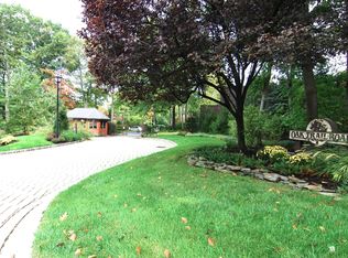 19 Oak Trail Rd, Englewood, NJ 07631