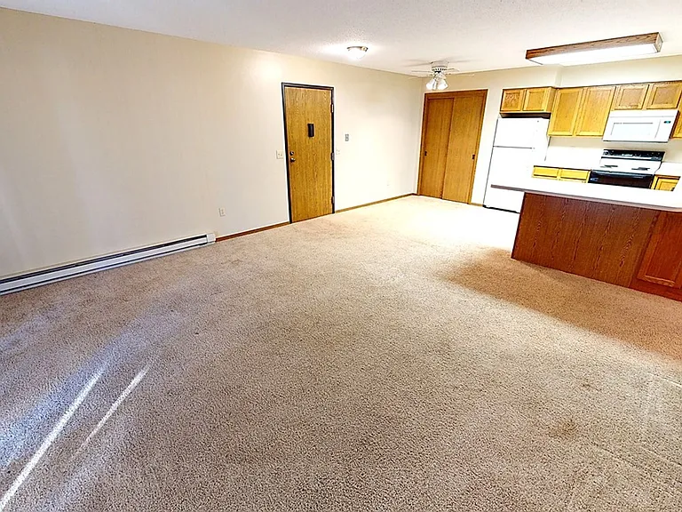 105 & 109 E Cedar St — Photo 2