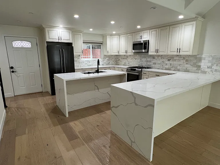 5019 Maplewood Ave #105 — Photo 3