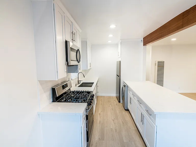2821 Colorado Ave — Photo 25