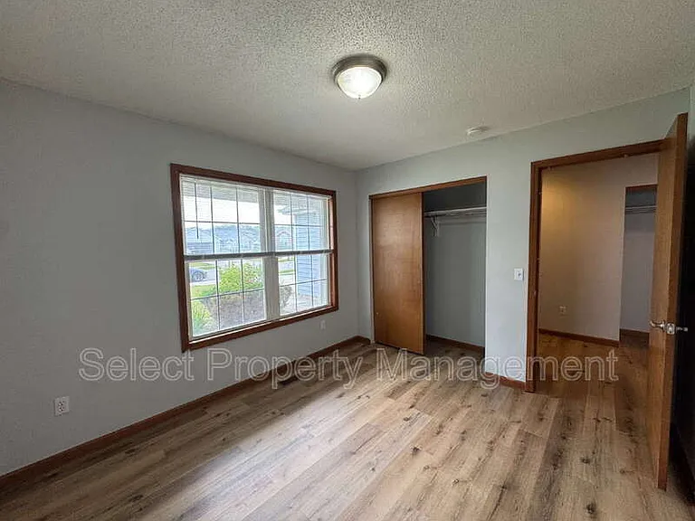 829 Willen Ln — Photo 8