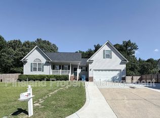 219 Woodland Dr, Raeford, NC 28376