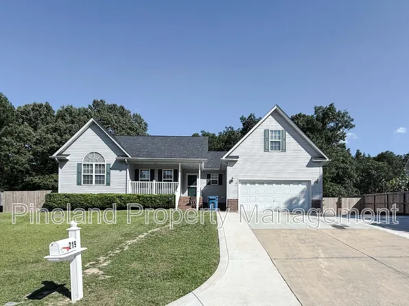 219 Woodland Dr, Raeford, NC 28376