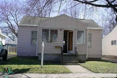 1872 Academy St photo 1
