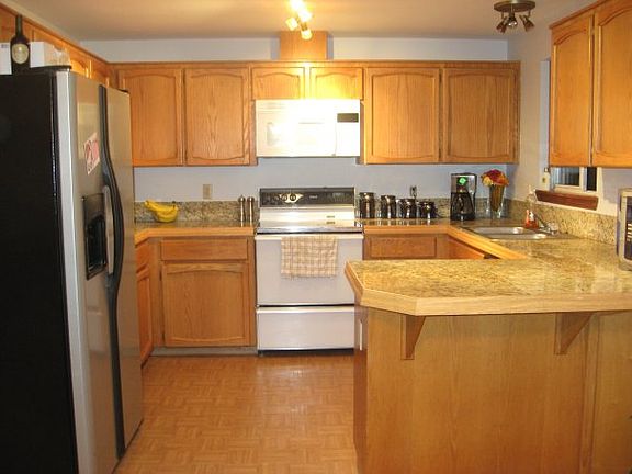 Kitchen (prior to new dark wood floor)