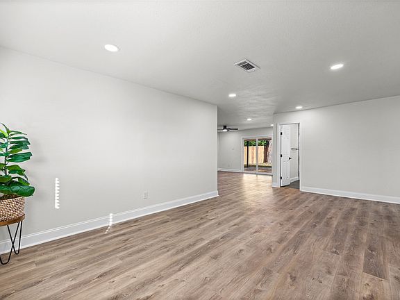 4th image of 7000 Overhill Rd