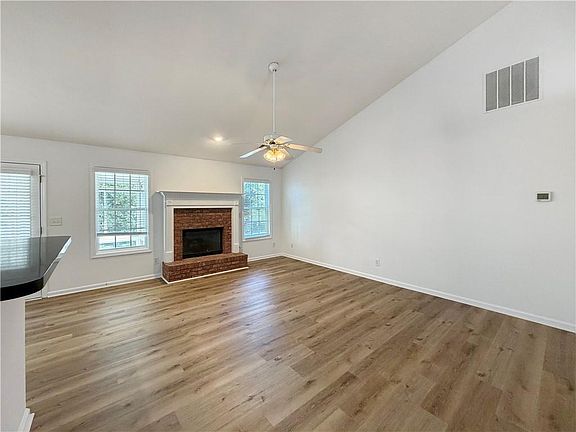 4th image of 3385 Stoneleigh Run Dr