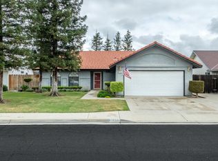 1633 Locust Ave, Clovis, CA 93611