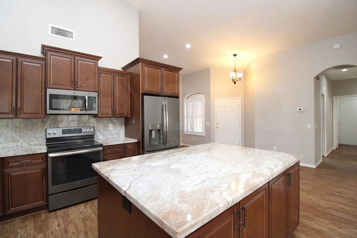 2 bed, 2.0 bath, 1774 sqft, $2,450 — Photo 4