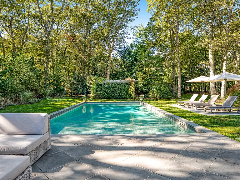 32 Gardiners Ln — Photo 2
