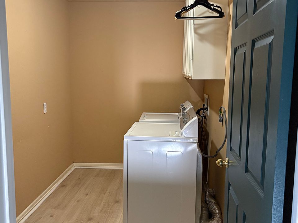 1st image of 428 Chateau Woods Parkway Dr