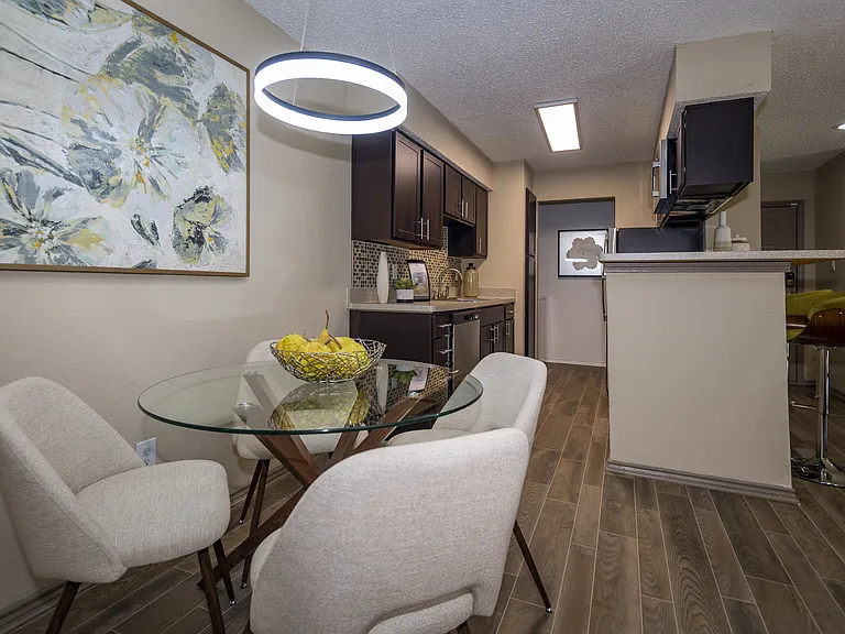 Park West Apartments — Photo 3